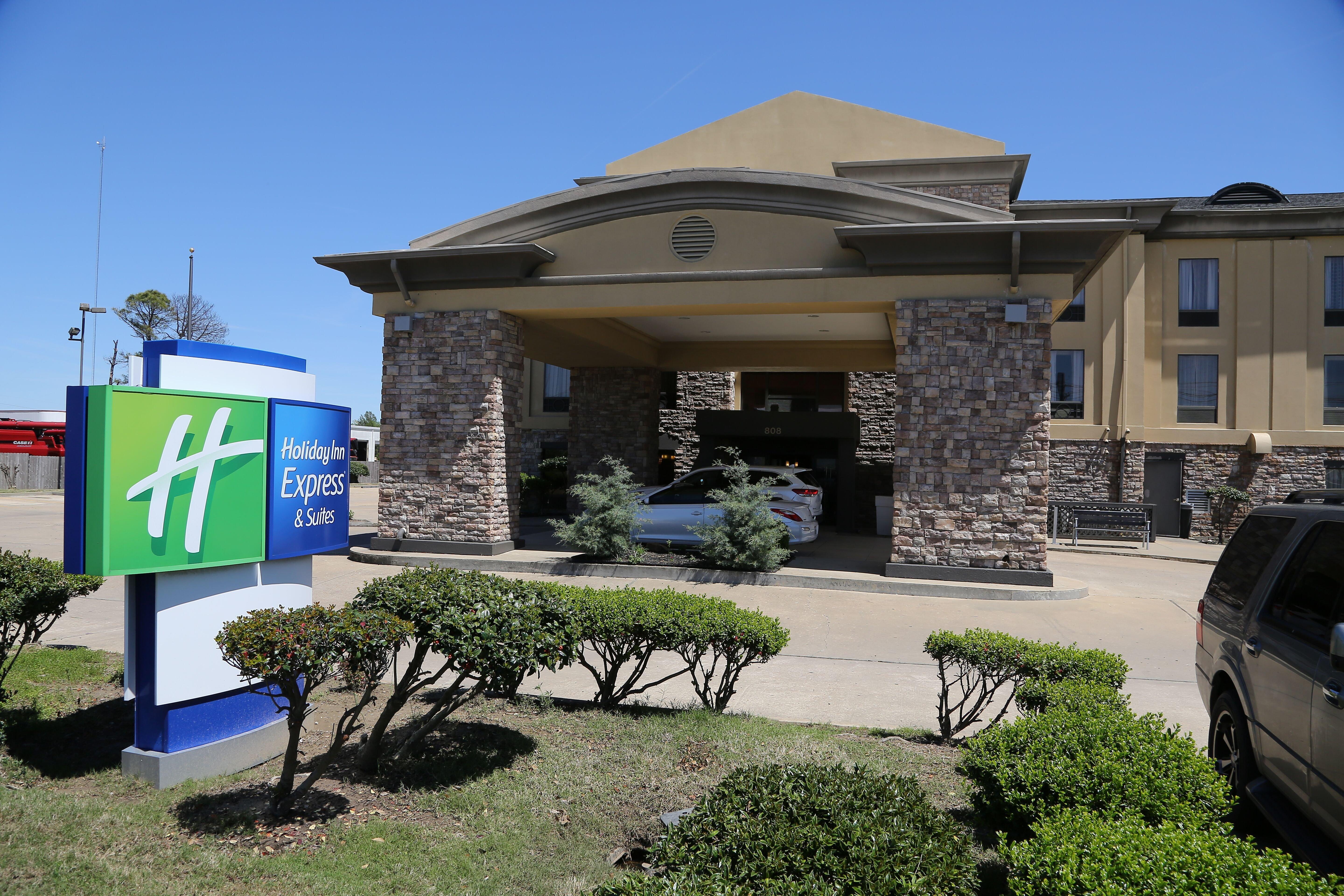 Holiday Inn Express Hotel & Suites Cleveland - Ms By Ihg Eksteriør bilde