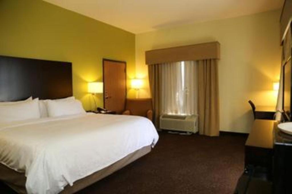 Holiday Inn Express Hotel & Suites Cleveland - Ms By Ihg Eksteriør bilde